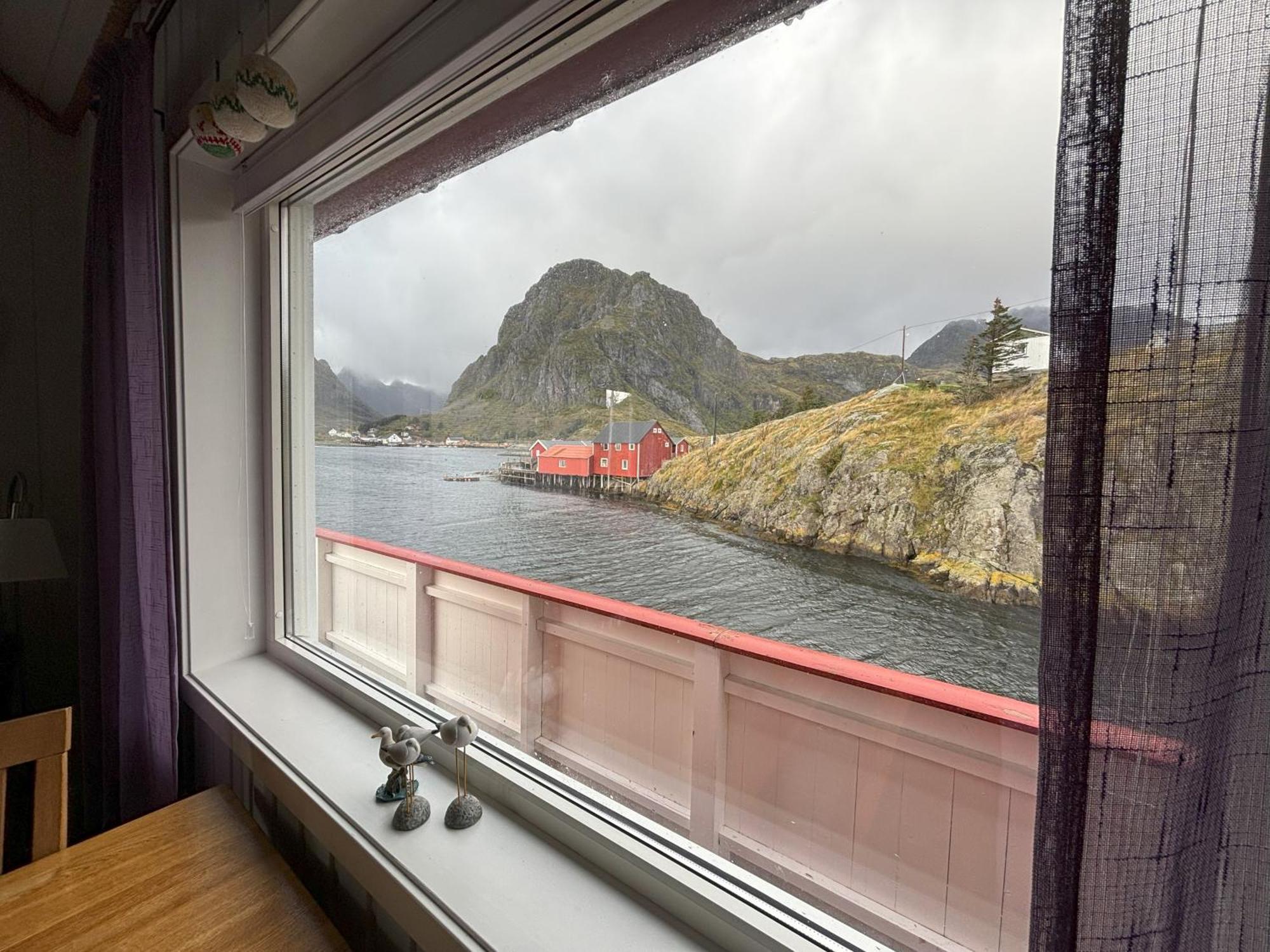 Buodden Rorbuer - Fisherman Cabins เซอร์วอเกน ภายนอก รูปภาพ