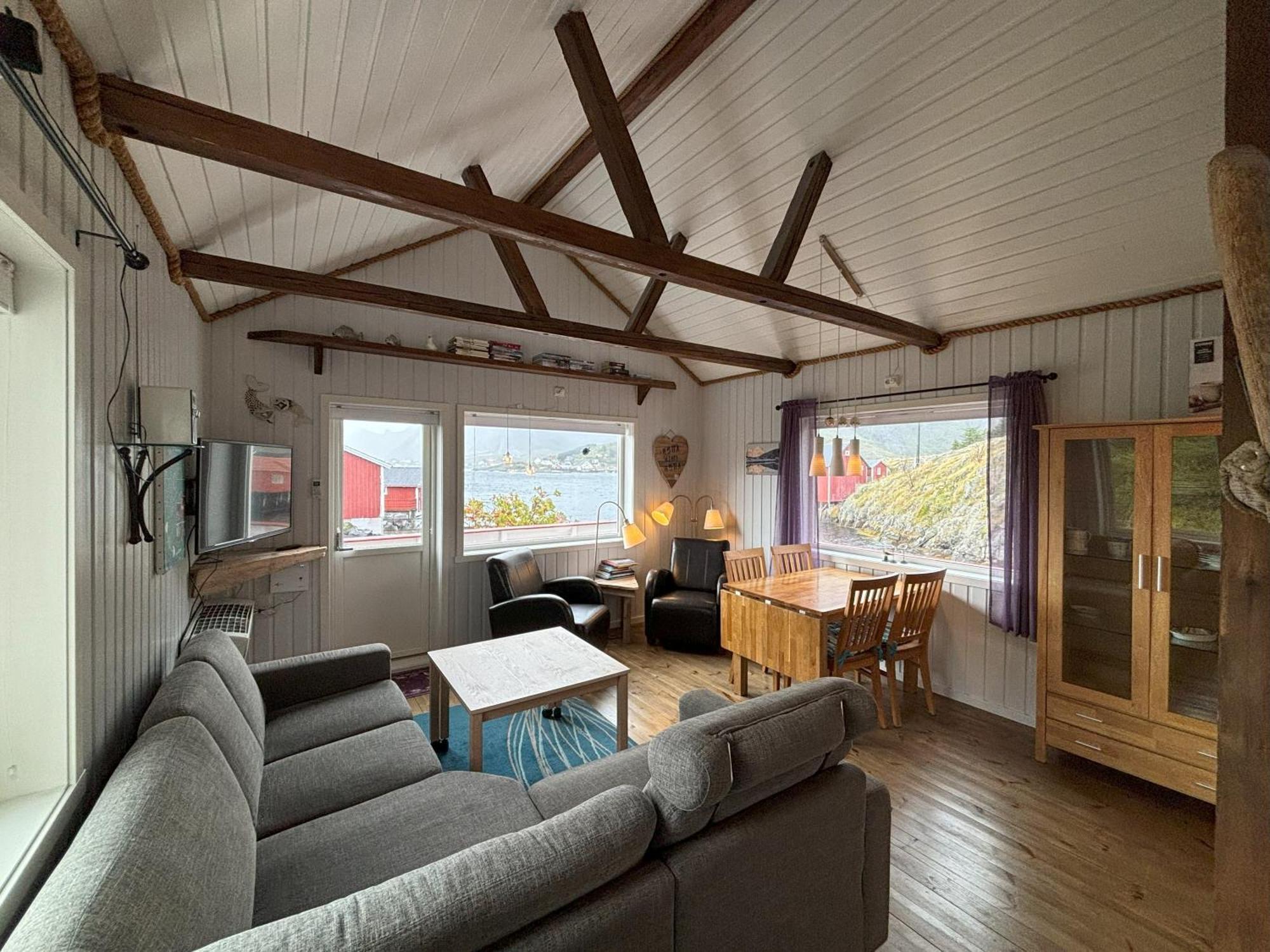 Buodden Rorbuer - Fisherman Cabins เซอร์วอเกน ภายนอก รูปภาพ