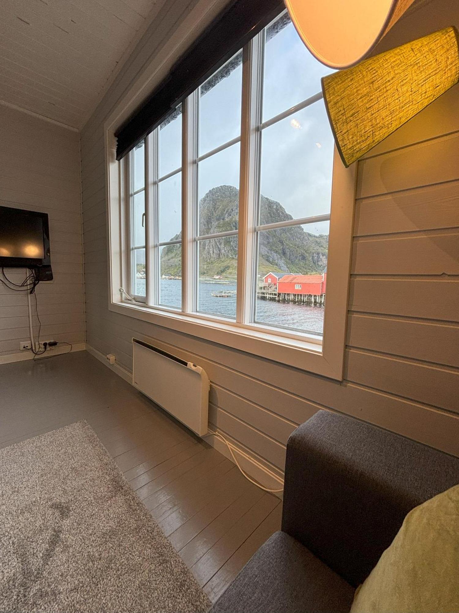 Buodden Rorbuer - Fisherman Cabins เซอร์วอเกน ภายนอก รูปภาพ