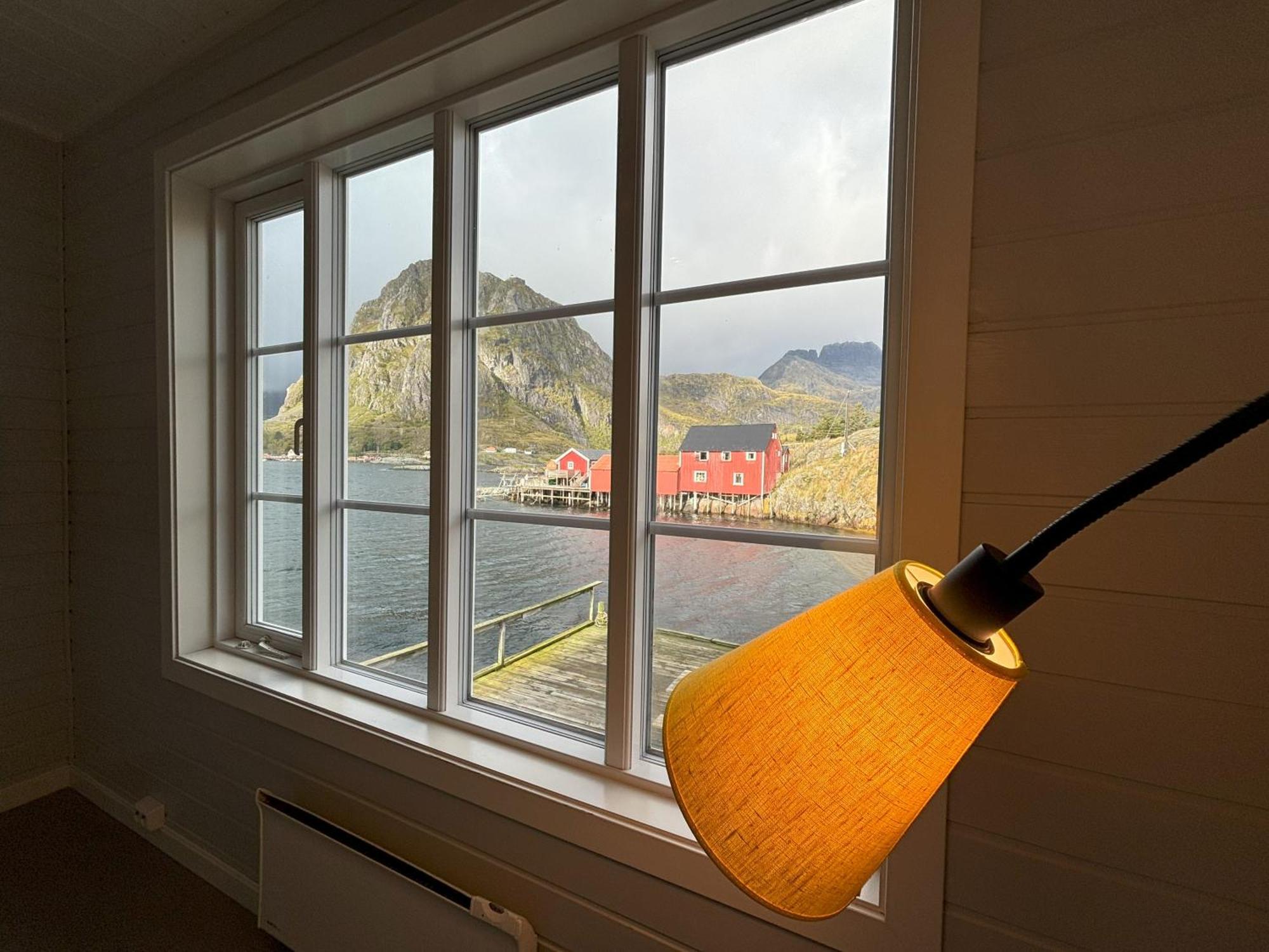 Buodden Rorbuer - Fisherman Cabins เซอร์วอเกน ภายนอก รูปภาพ