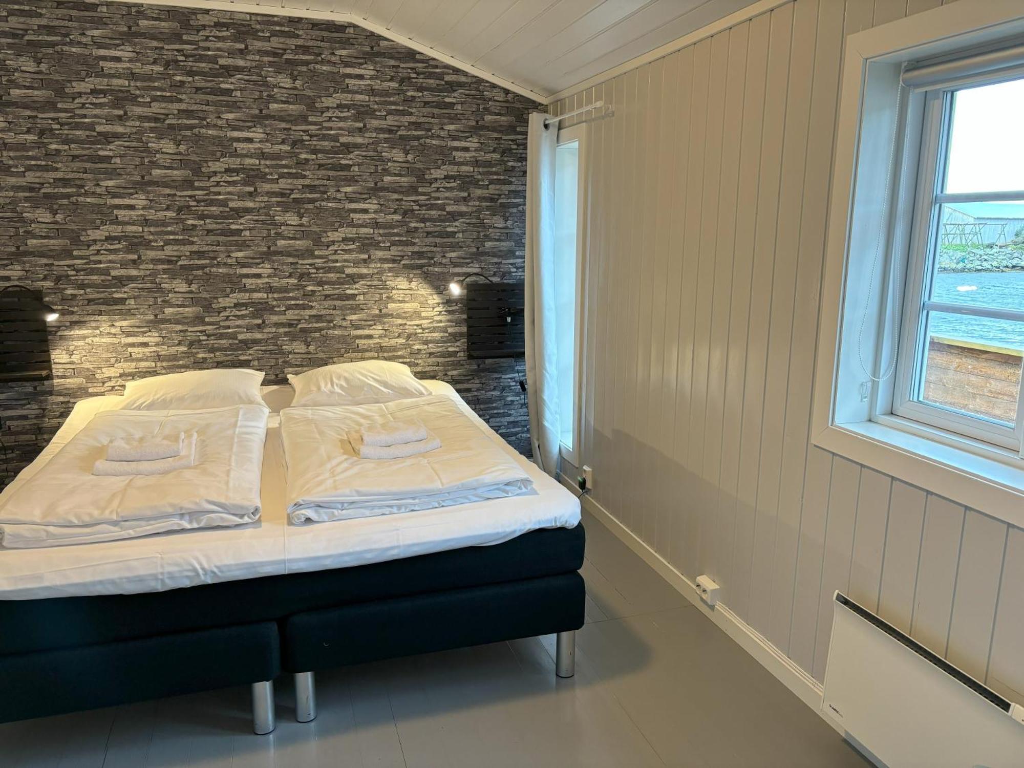 Buodden Rorbuer - Fisherman Cabins เซอร์วอเกน ภายนอก รูปภาพ