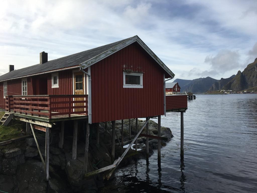 Buodden Rorbuer - Fisherman Cabins เซอร์วอเกน ภายนอก รูปภาพ